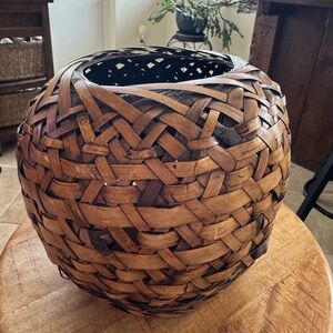 Eye-catching Vintage Woven Bamboo Basket Vase
Like Shape